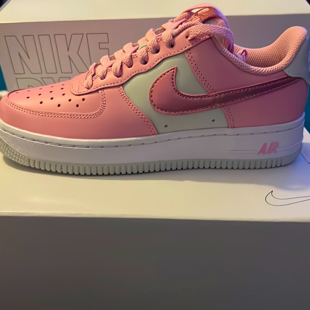 Nike Air Force 1 limited Edition